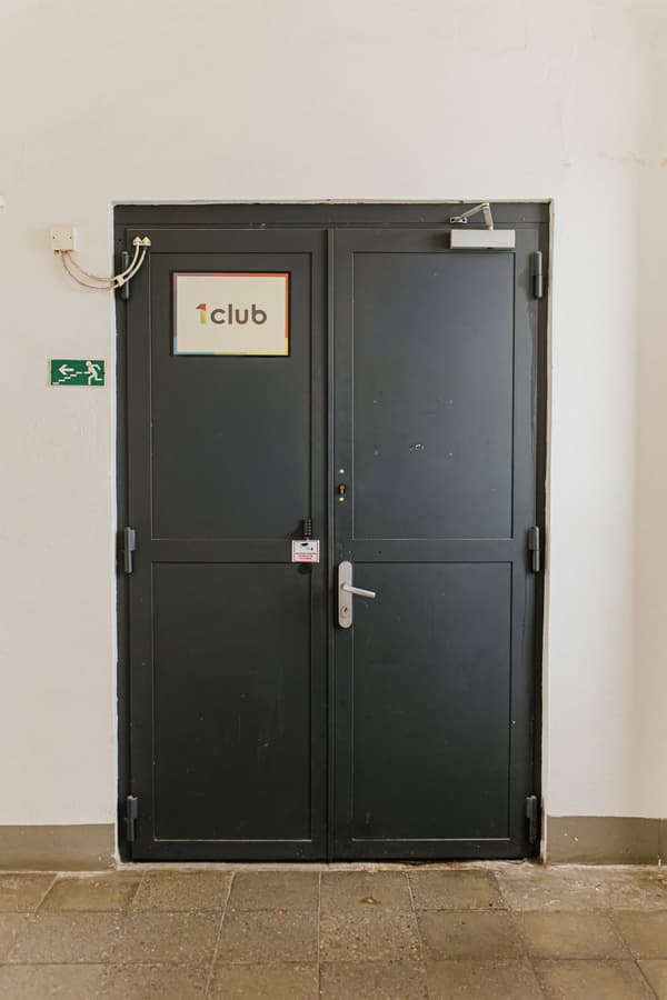 Cesta do druhého patra 1Clubu