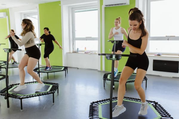 Fotografie z lekce Jumpingu v zeleném sále