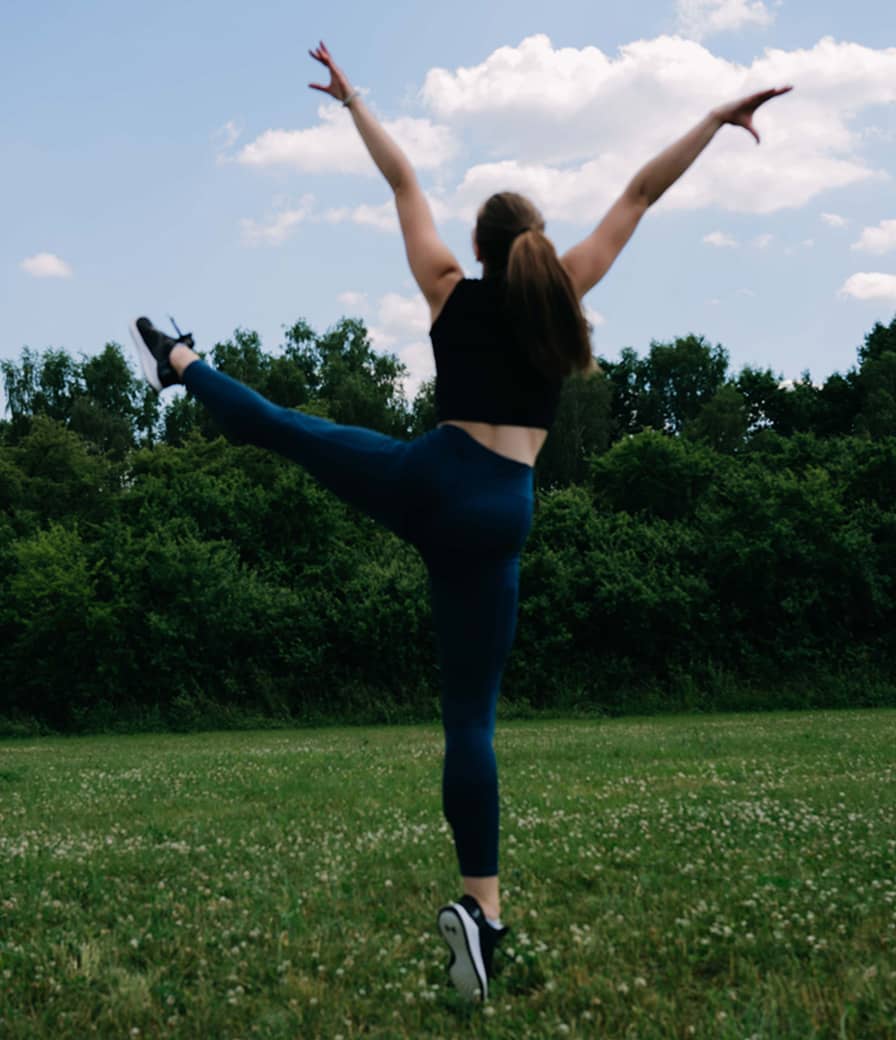 Viola Honzová dancing